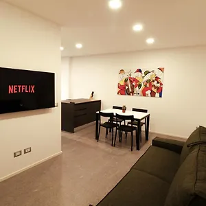 Hosting Studio - 2 Appartamento Sondrio